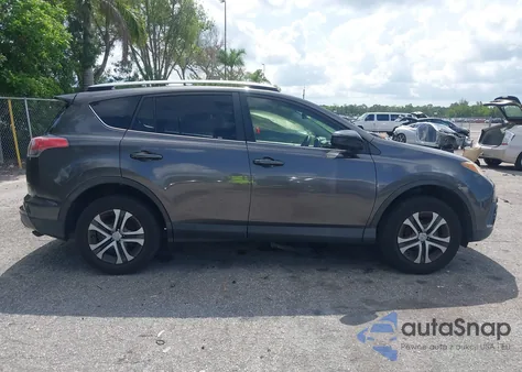 2018 Toyota Rav4 Le z USA, uszkodzony, nr VIN JTMZFREV1JJ736567